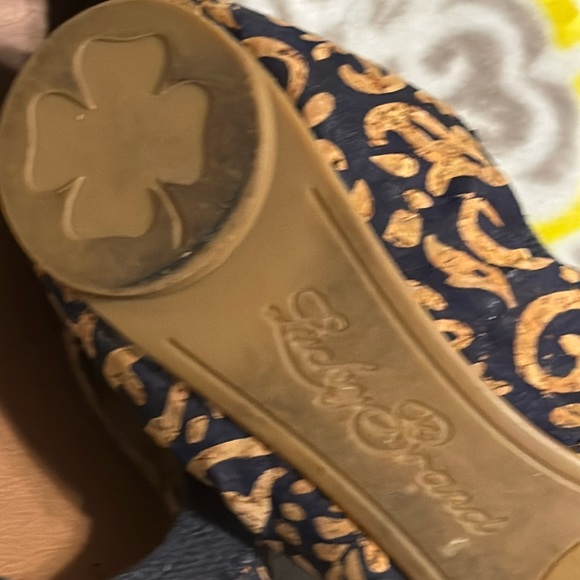 Size 7.5 Lucky Brand patterned ballet flat - unique print, hard to find - Picture 3 of 9